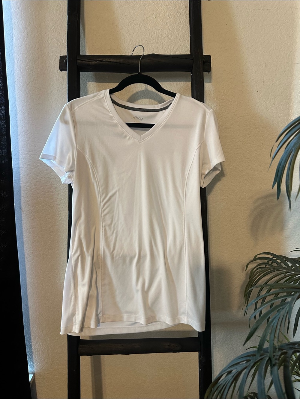 bcg White V-Neck Short Sleeve Active Tee